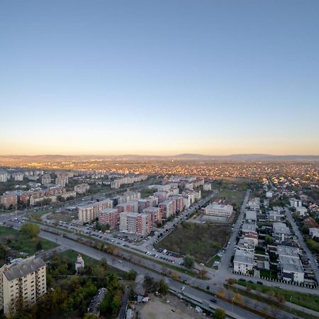 Sunrise Sky Lux Apartment, 33Rd Floor, Pool And Fitness Included Σκόπια Εξωτερικό φωτογραφία