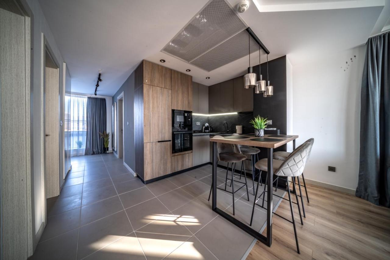 Sunrise Sky Lux Apartment, 33Rd Floor, Pool And Fitness Included Σκόπια Εξωτερικό φωτογραφία
