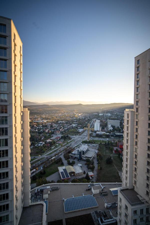 Sunrise Sky Lux Apartment, 33Rd Floor, Pool And Fitness Included Σκόπια Εξωτερικό φωτογραφία