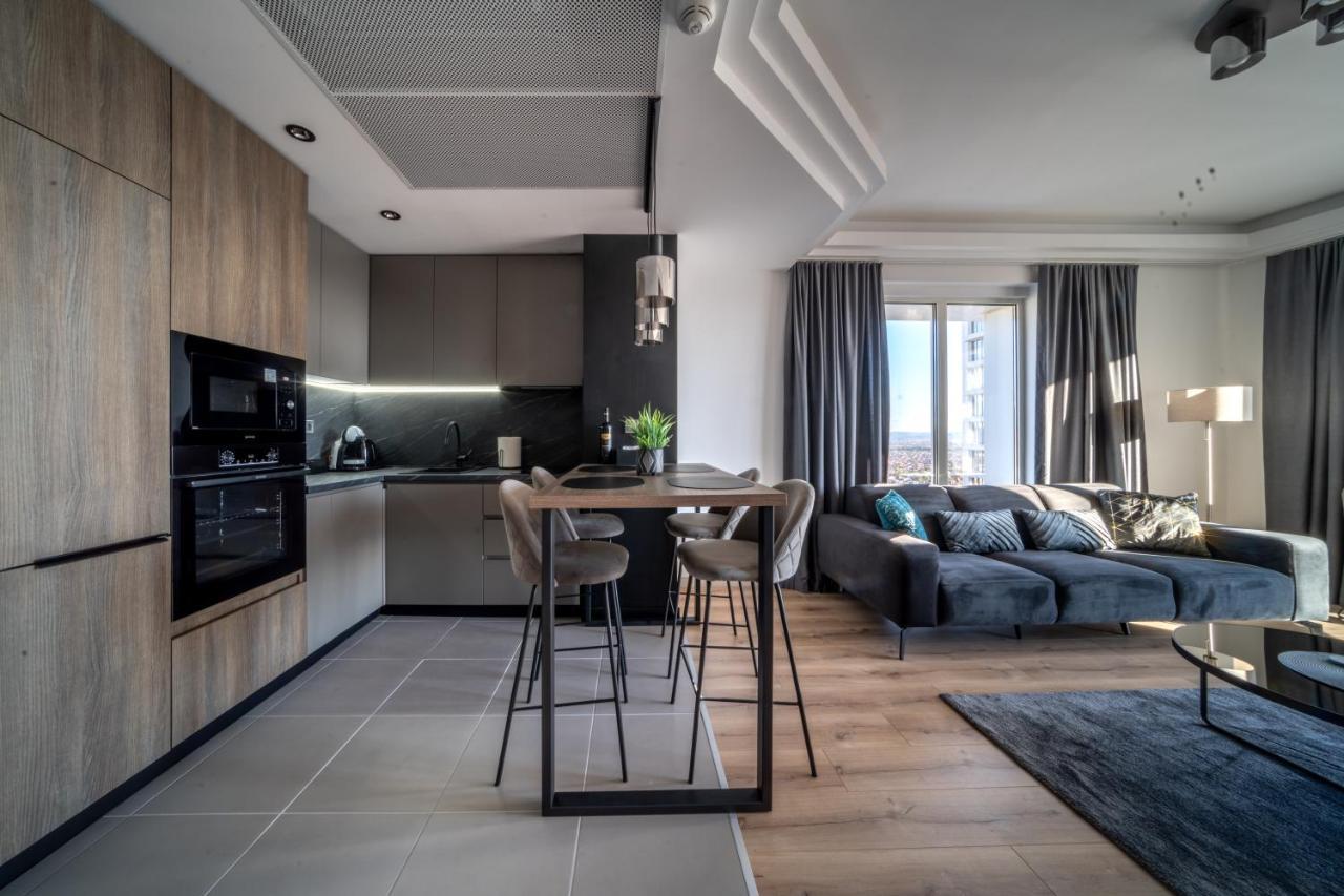 Sunrise Sky Lux Apartment, 33Rd Floor, Pool And Fitness Included Σκόπια Εξωτερικό φωτογραφία