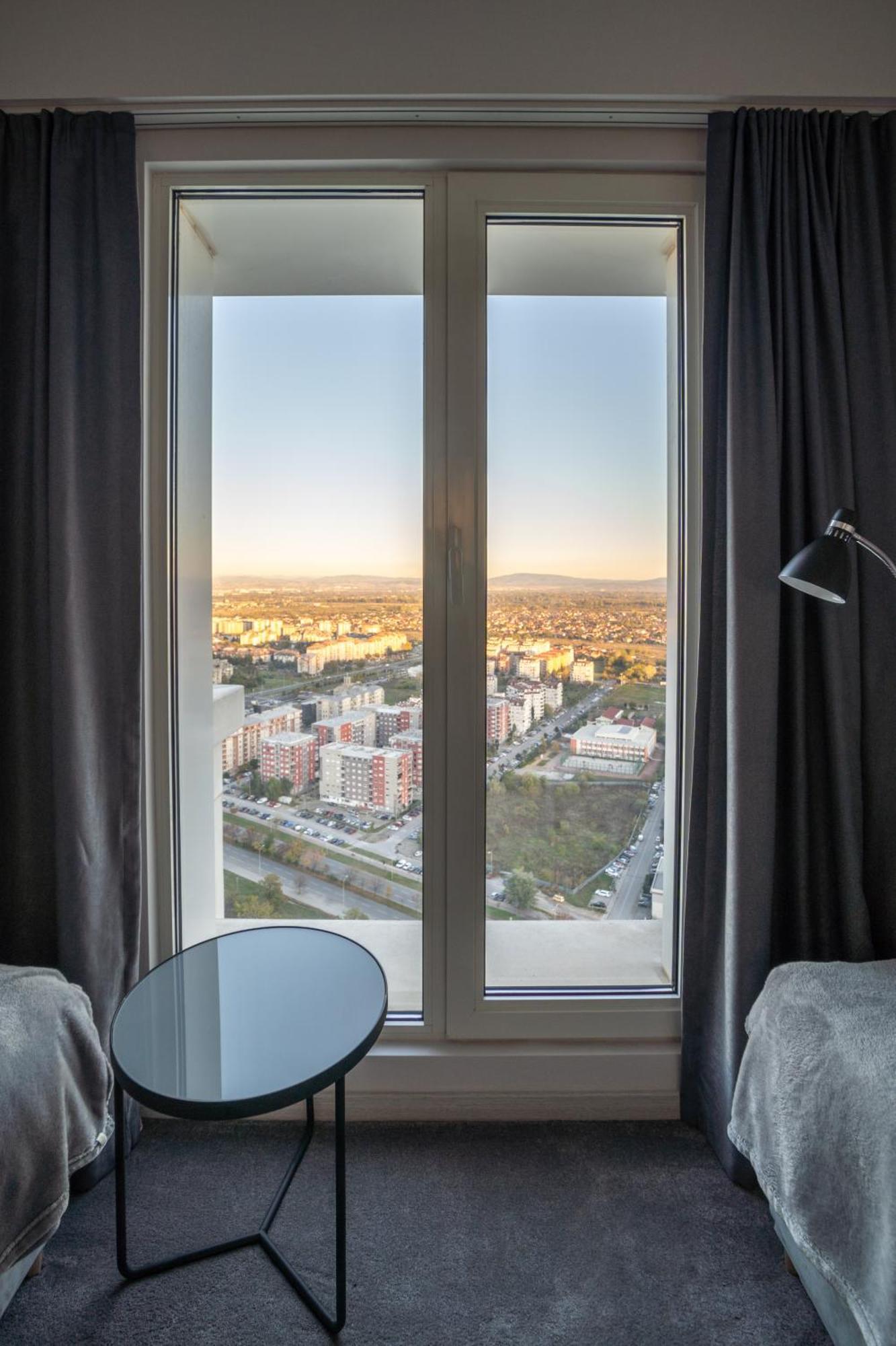 Sunrise Sky Lux Apartment, 33Rd Floor, Pool And Fitness Included Σκόπια Εξωτερικό φωτογραφία